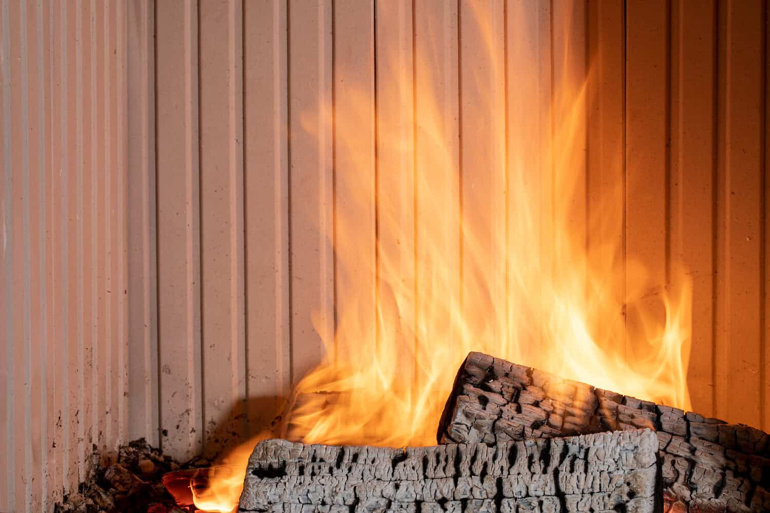 BRUNNER Kamin BKH Feuer